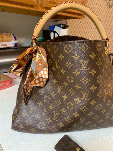serial number real louis vuitton bag inside
